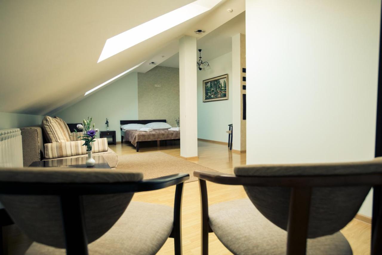 Premiere Hotel Khoust Extérieur photo