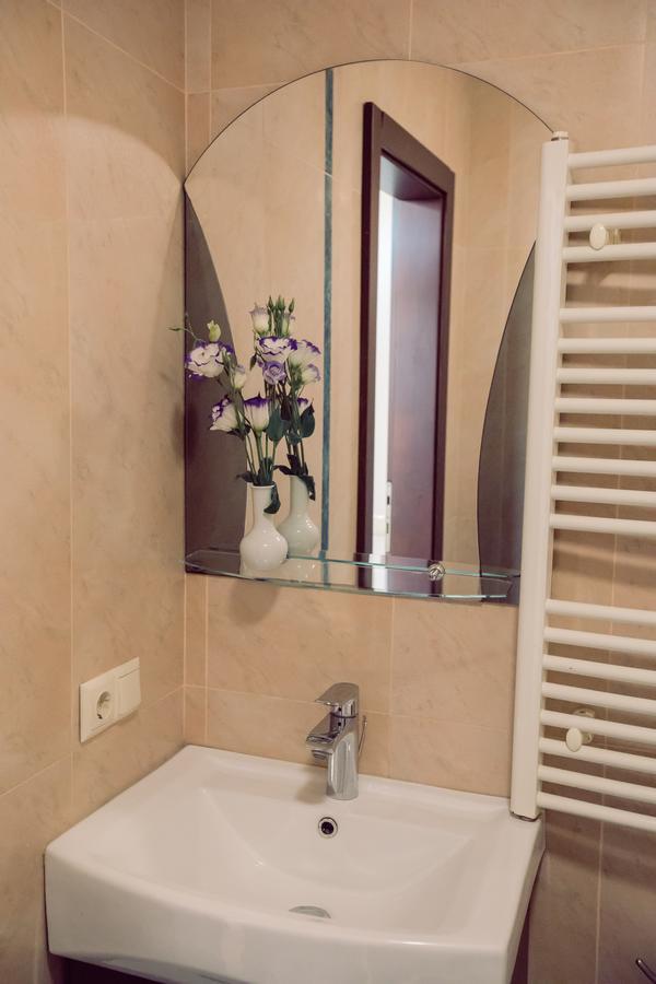 Premiere Hotel Khoust Extérieur photo